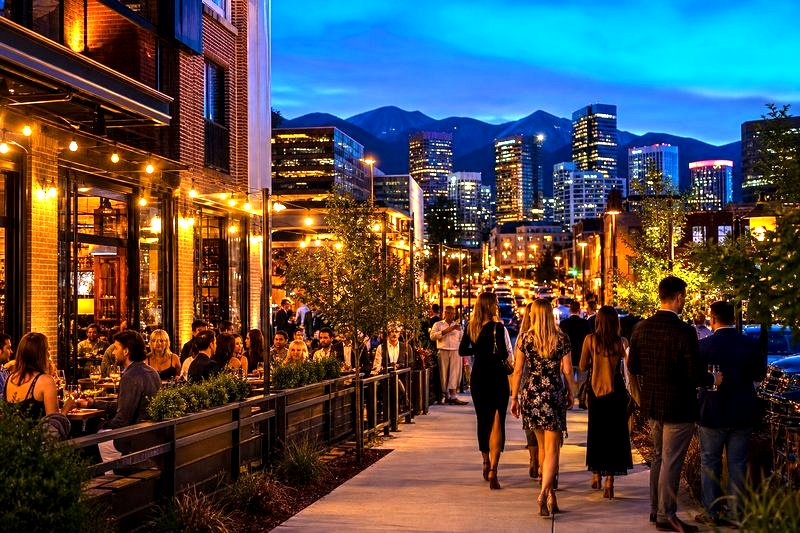 Denver nightlife bars and restaurants